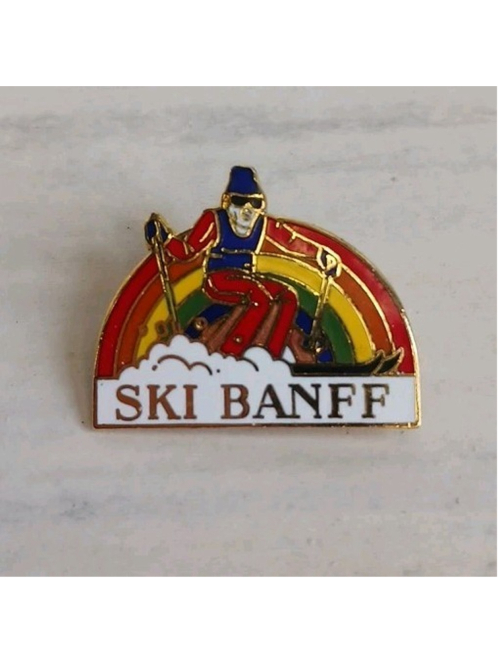 VTG Banff Ski Resorts Rainbow Skiing Pin Canada Lapel Swing Back Jacket Hat